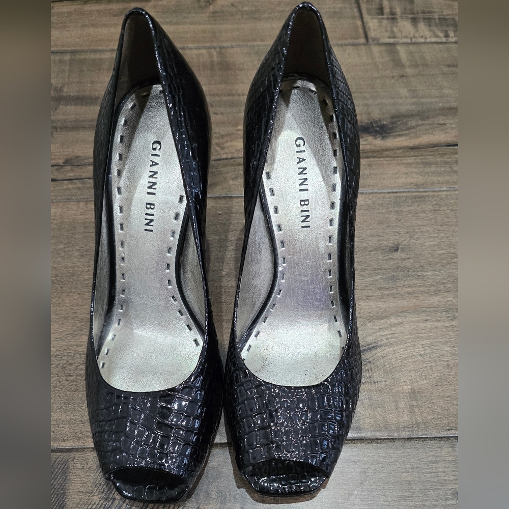 Gianni Bini Textured Black Peep Toe Heels